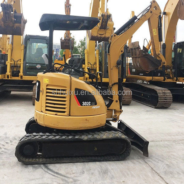 Kualitas baik Hand kecil excavator merangkak CAT302 Digunakan hidraulik mini penggali mesin ulat ulat di stok
