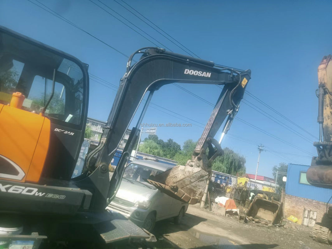 Doosan jual panas bekas doosan dh60-7 crawler excavator/ bekas mini digger Doosan DX60W Harga murah