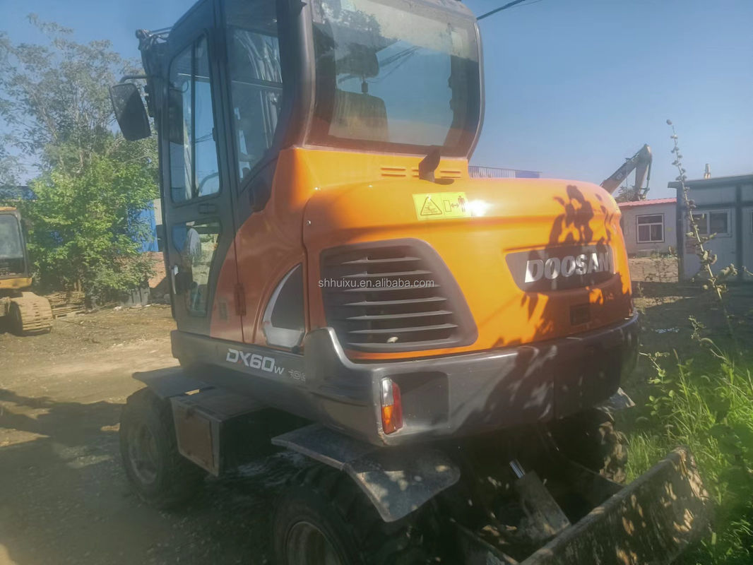 Doosan jual panas bekas doosan dh60-7 crawler excavator/ bekas mini digger Doosan DX60W Harga murah
