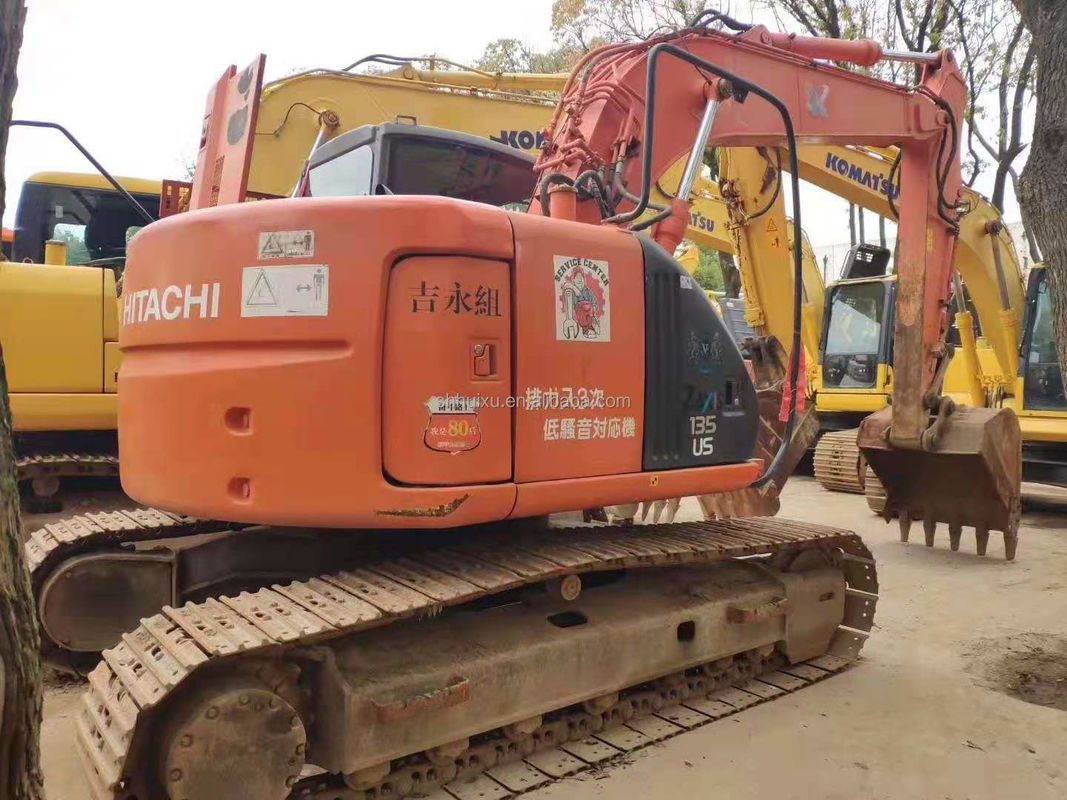 Hitachi dalam stok Hydraulic Crawler Excavator HITACHI 135 bekas kondisi baik/Mesin penggali bekas Jepang HITACHI 135 untuk dijual