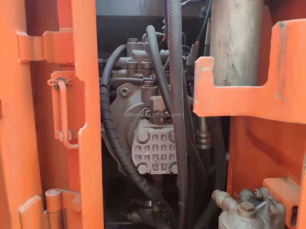 Hitachi dalam stok Hydraulic Crawler Excavator HITACHI 135 bekas kondisi baik/Mesin penggali bekas Jepang HITACHI 135 untuk dijual