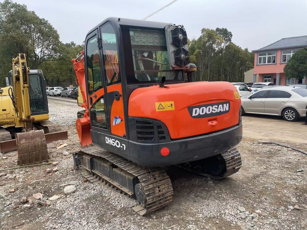 Digunakan excavator hidrolik Doosan DH60-7 excavator kecil digunakan murah mesin bekas dijual