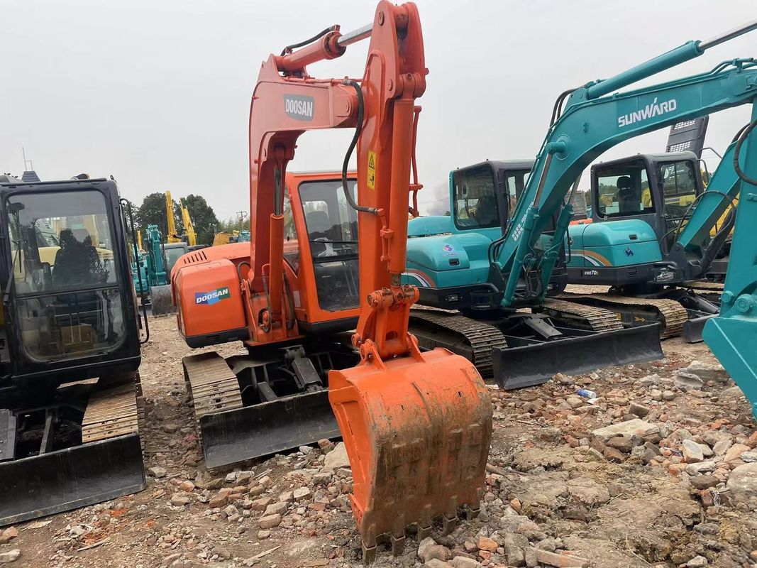Digunakan mini excavator Doosan DX75 penggali kecil digunakan mesin 6 ton tangan penggali tanah penggali kecil