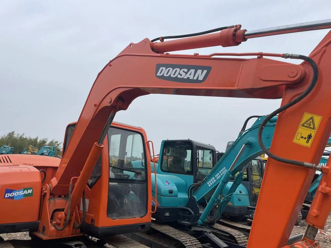 Digunakan mini excavator Doosan DX75 penggali kecil digunakan mesin 6 ton tangan penggali tanah penggali kecil