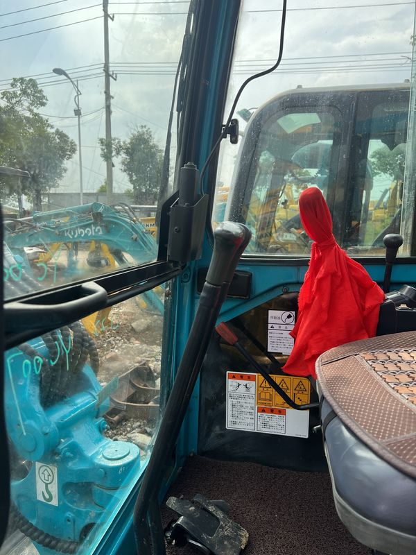 Original cat digunakan Excavator Kubota 135 tangan kedua Mini Excavator 13500KG