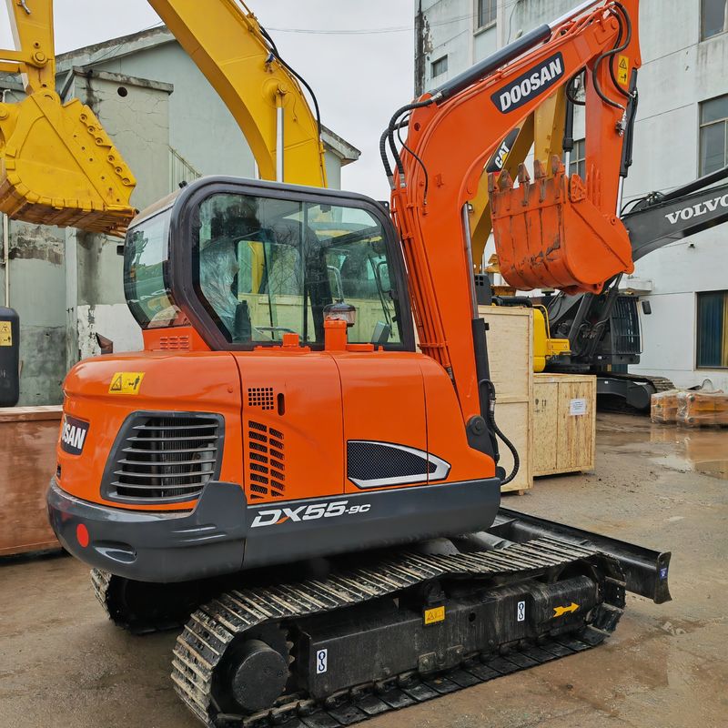 Digunakan Doosan Mini Excavator Dx55 Second Hand Mini Digger warna asli