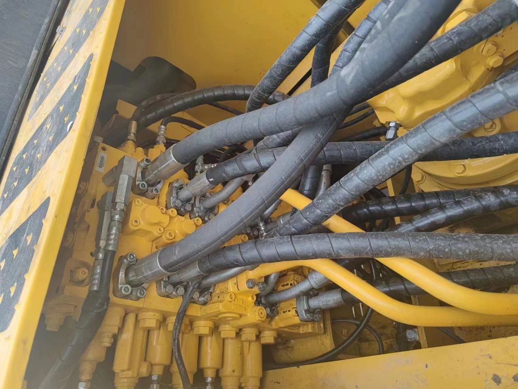 25.6TON Komatsu PC 200 excavator bekas / Hampir baru / komatsu PC 200-5 excavator menengah bekas