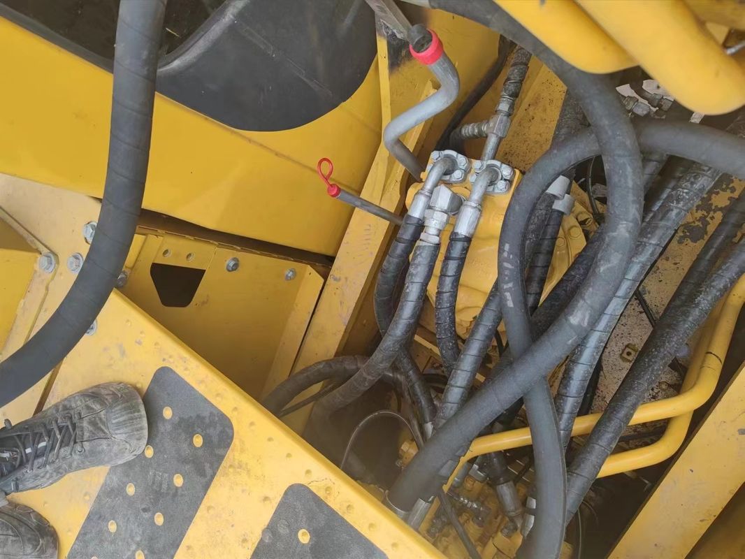 25.6TON Komatsu PC 200 excavator bekas / Hampir baru / komatsu PC 200-5 excavator menengah bekas