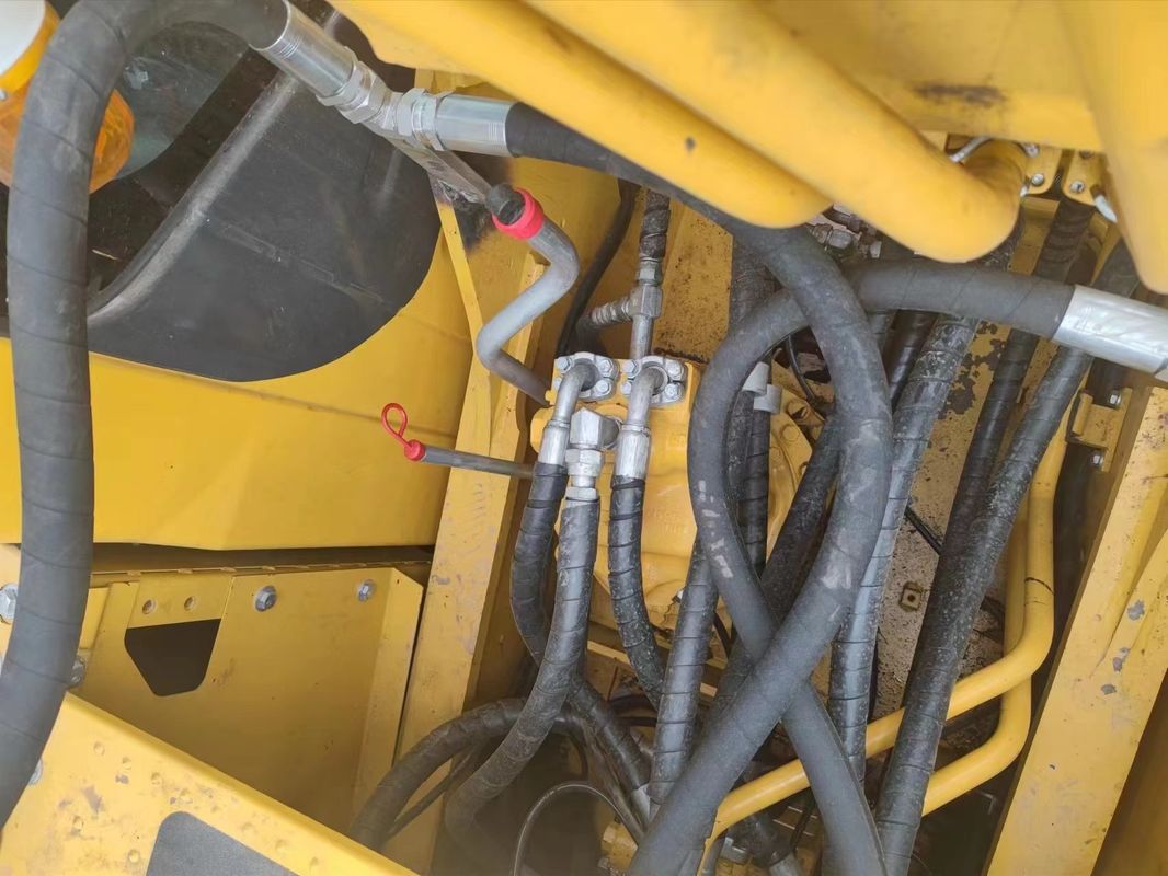 25.6TON Komatsu PC 200 excavator bekas / Hampir baru / komatsu PC 200-5 excavator menengah bekas