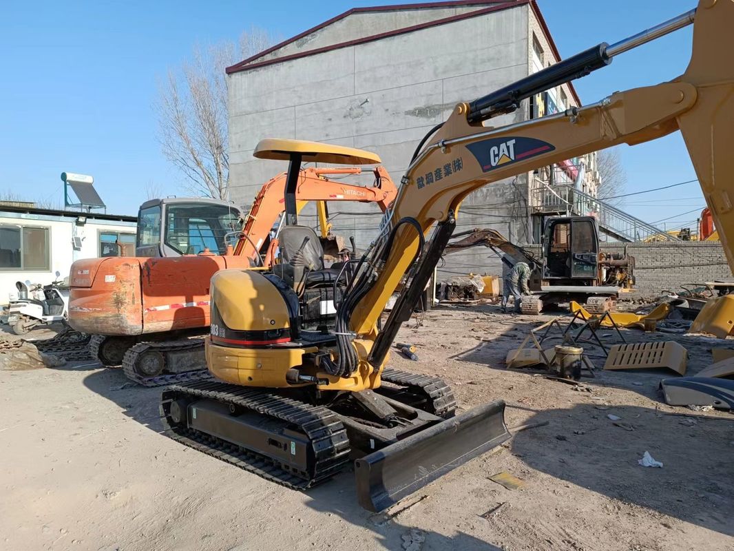 Digunakan mini excavator CAT303 tanpa mengemudi taksi tangan penggali tanah Cina mini penggali