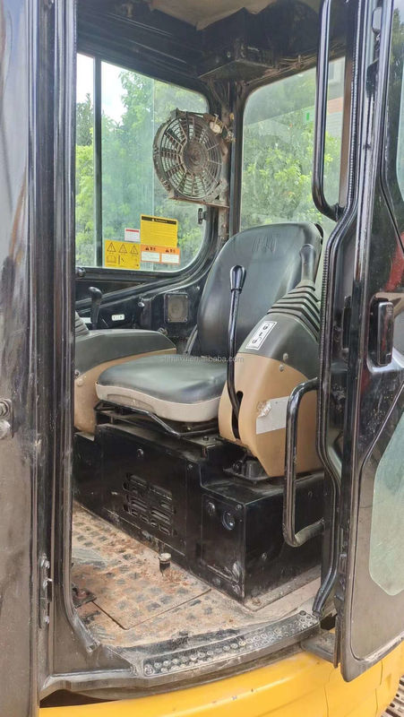 Digunakan mini excavator CAT303 dengan mengemudi kabin tangan penggali tanah Cina mini penggali