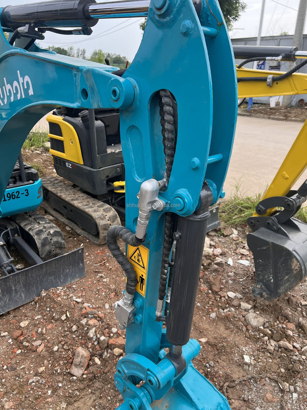 mini bekas penggali kubota17u/tangan kedua mini excavator Kubota 17u jam kerja rendah di jual