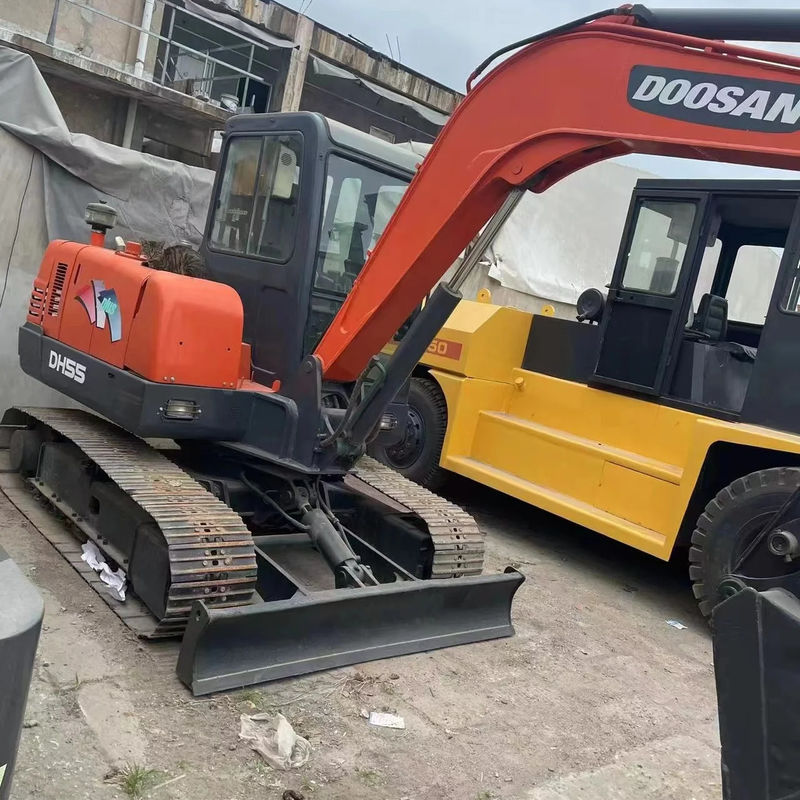 asli bekas Doushan DH55 excavator dalam kondisi baik kuat dan perawatan sederhana