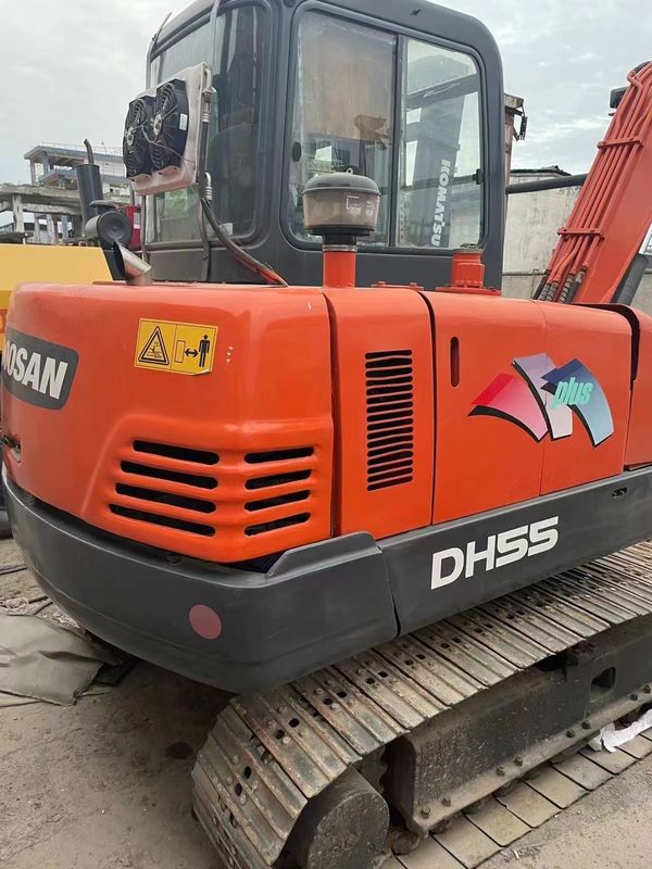 asli bekas Doushan DH55 excavator dalam kondisi baik kuat dan perawatan sederhana