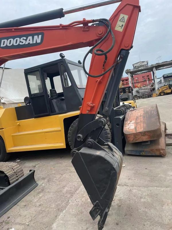 asli bekas Doushan DH55 excavator dalam kondisi baik kuat dan perawatan sederhana
