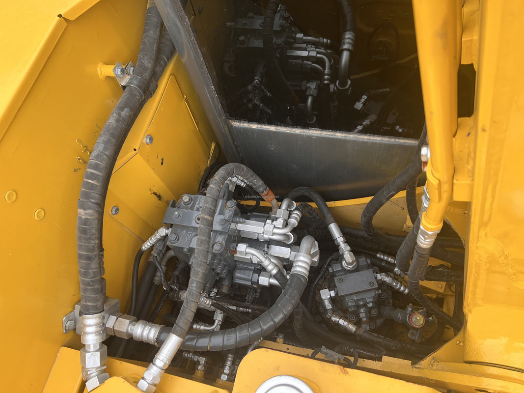 mesin penggali menengah dengan mesin Jepang bekas komatsu pc130/digunakan Komatsu pc130 dengan jam kerja yang rendah dijual