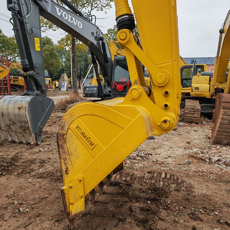 warna asli bekas penggali crawler Komatsu pc240 dijual dengan harga Leow