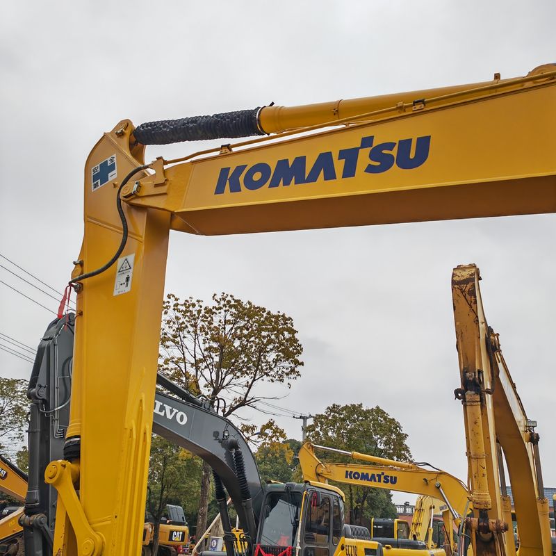warna asli bekas penggali crawler Komatsu pc240 dijual dengan harga Leow