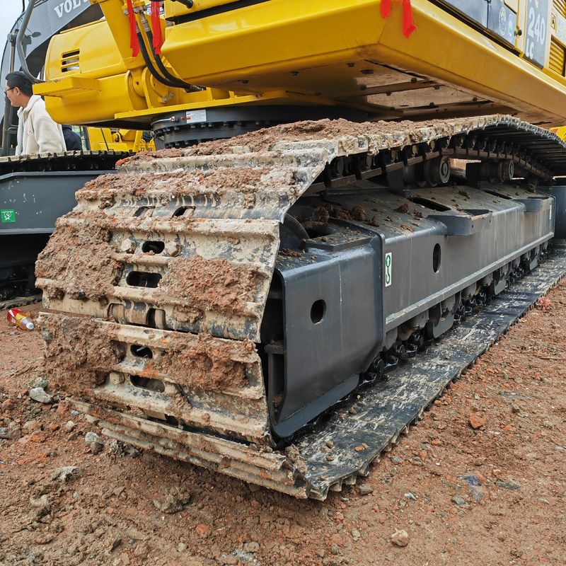 warna asli bekas penggali crawler Komatsu pc240 dijual dengan harga Leow