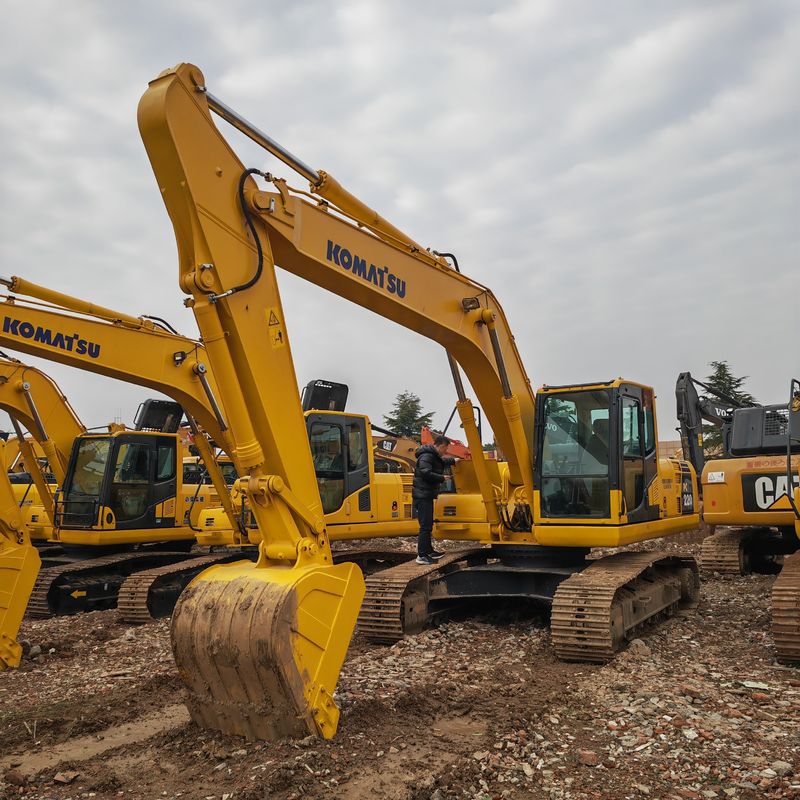 digunakan excavator besar menggali kekuatan Komatsu pc 220-8 / kedua tangan digunakan excavator komatsu pc220-8 di jual