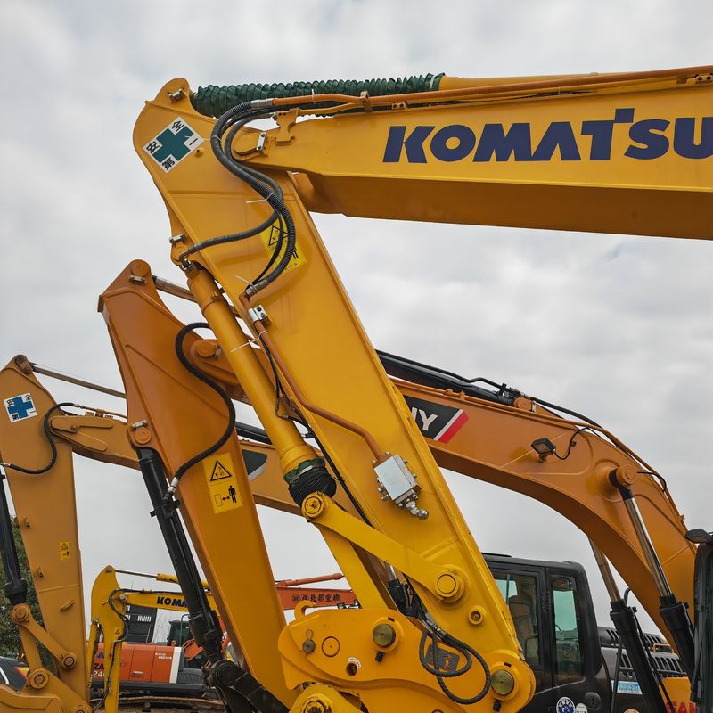KOMATSU PC200-8/ORIGINAL PAINT SEKOND HAND KOMATSU PC200-8 dijual dengan harga murah