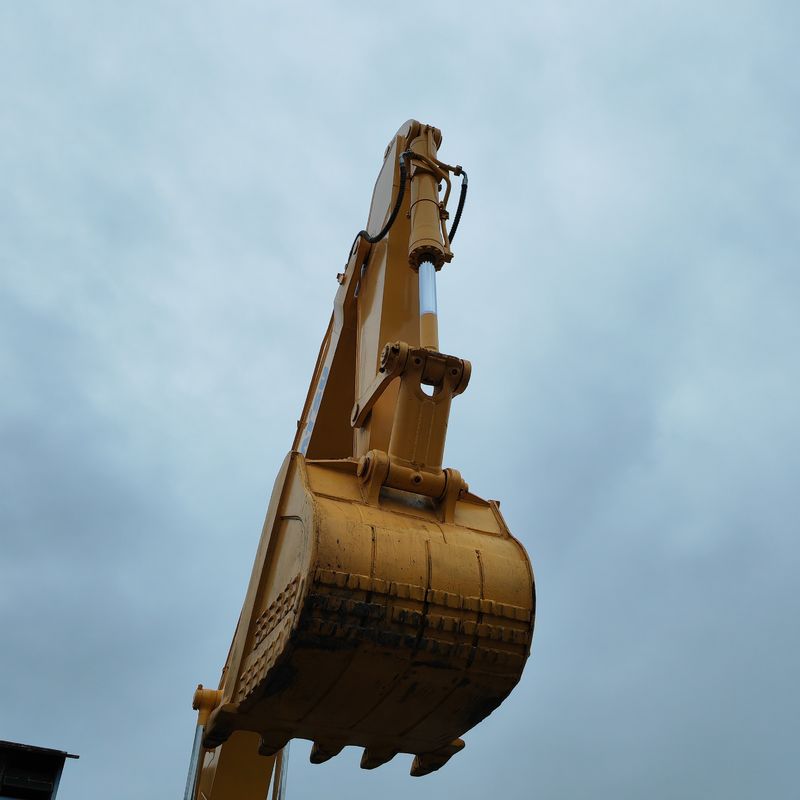 NEW ARRIVAL GOOD CONDITION EXCAVATOR yang digunakan KOMATSU PC400 dijual di Cina