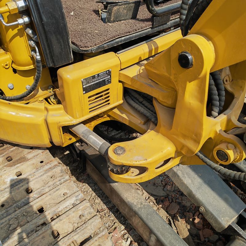 bekas excavator mini cat 303/ tangan kedua mesin asli cat 303 dengan harga murah di jual