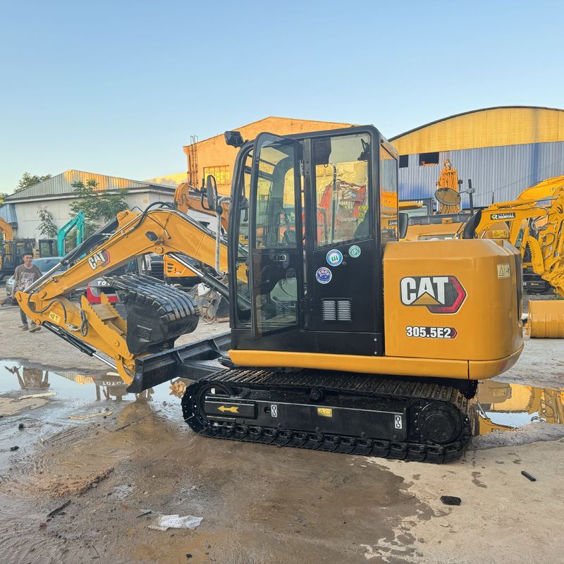 Sesuai dengan standar emisi UE digunakan excavator penggali CAT 305.5E2 memiliki sertifikat EPA dan CE kualitas terbaik harga terbaik